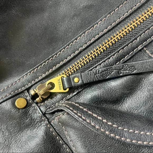 Fossil crossbody purse - Picture 3 of 4